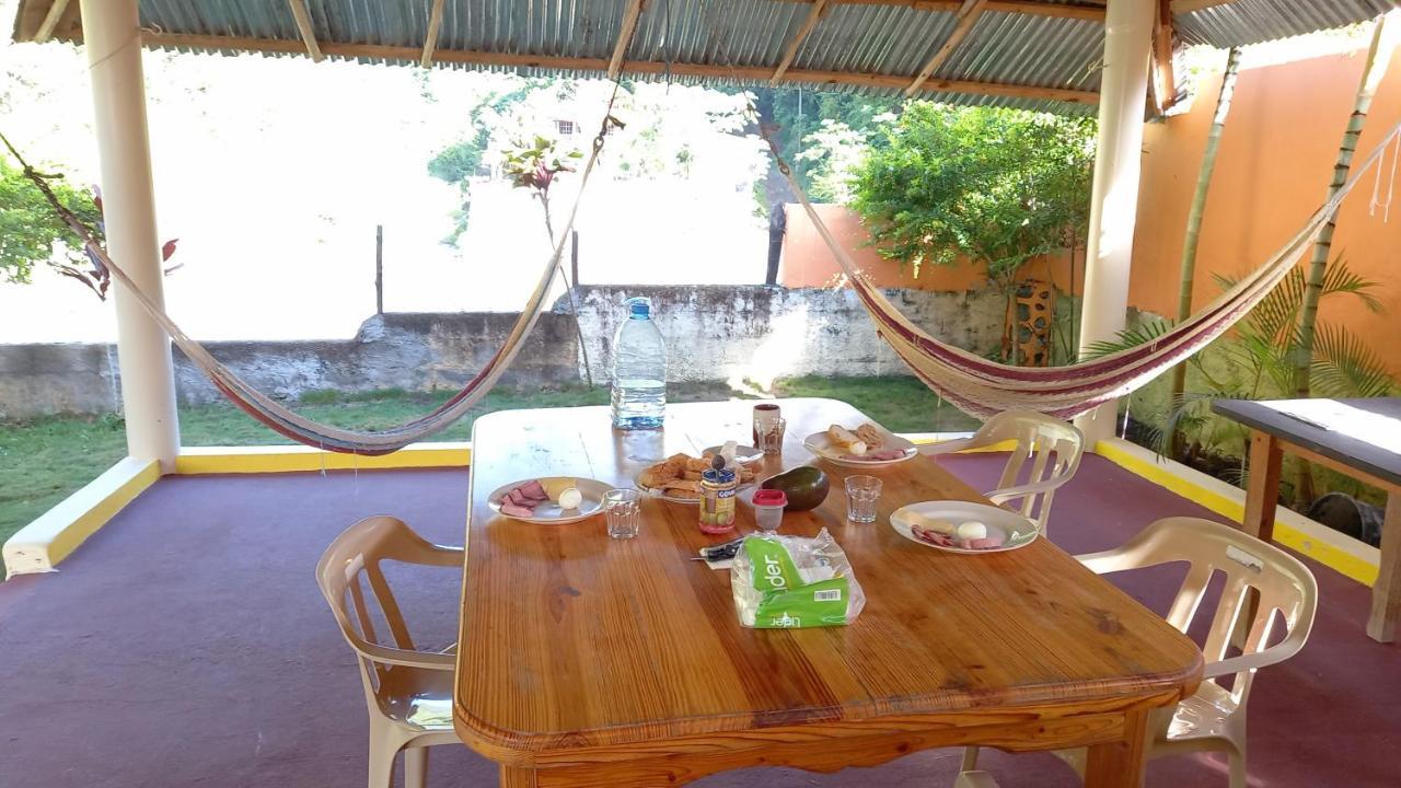 Las Avispas Conrado'S Guesthouse B&B מראה חיצוני תמונה