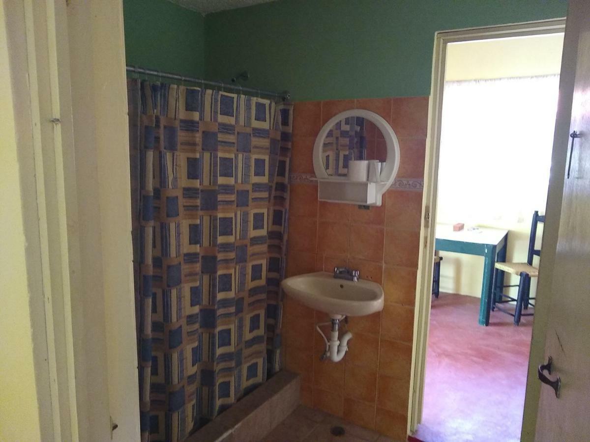 Las Avispas Conrado'S Guesthouse B&B מראה חיצוני תמונה